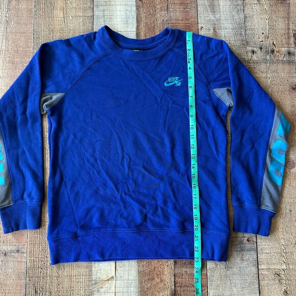 Vintage Nike SB Boys Size Large Blue Crewneck Pullover Sweatshirt Sleeve Logo - Picture 3 of 7